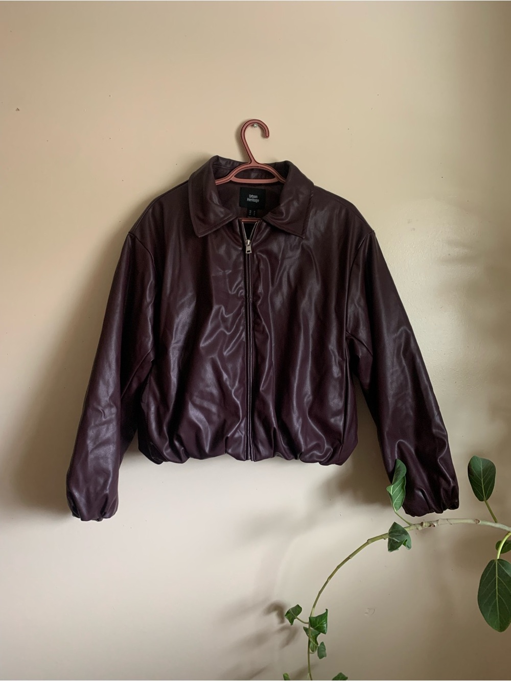 NWOT Urban Heritage Women's Burgundy Faux Leather Zip Jacket